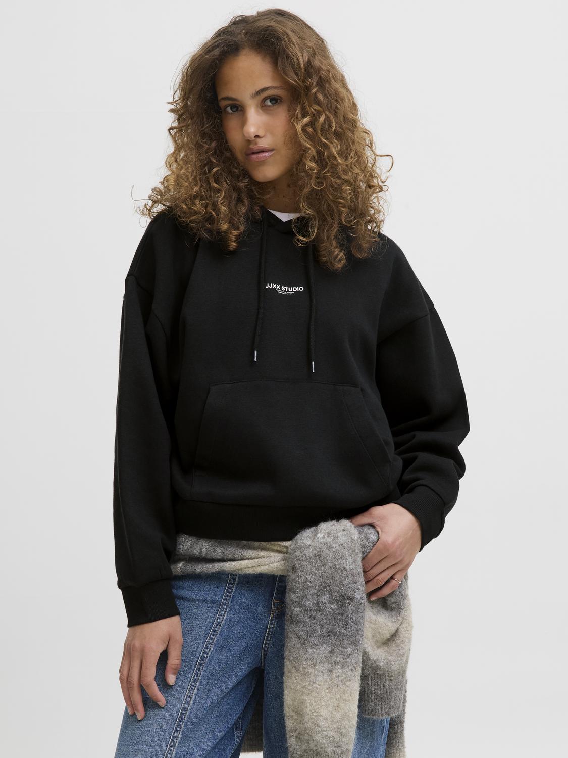 model_shot-front